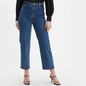 Levi’s Ribcage Straight Ankle Jeans